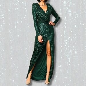 ✨ Ricarica Emerald Green Sequin Long Sleeve Maxi Gown - Size M